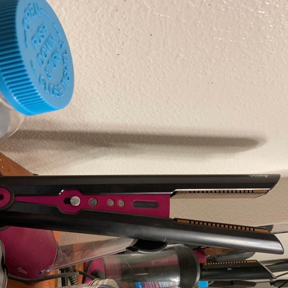 Dyson hair straightener used like 10 hrs